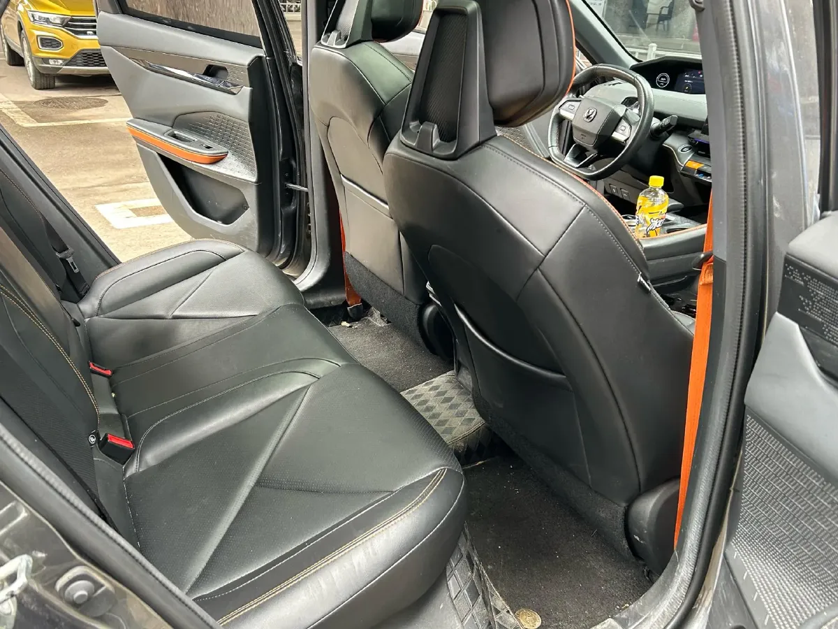 2022 ChangAn UNI-V 1.5T 188HP L4 7DCT,autocango,china used car exporter,china ev exporter,chinese used car exporter,chinese used ev exporter