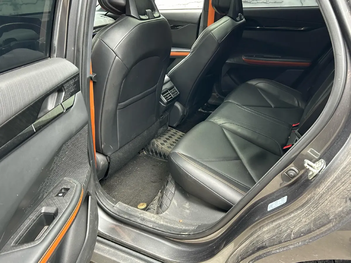 2022 ChangAn UNI-V 1.5T 188HP L4 7DCT,autocango,china used car exporter,china ev exporter,chinese used car exporter,chinese used ev exporter