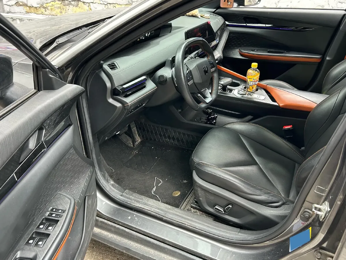 2022 ChangAn UNI-V 1.5T 188HP L4 7DCT,autocango,china used car exporter,china ev exporter,chinese used car exporter,chinese used ev exporter