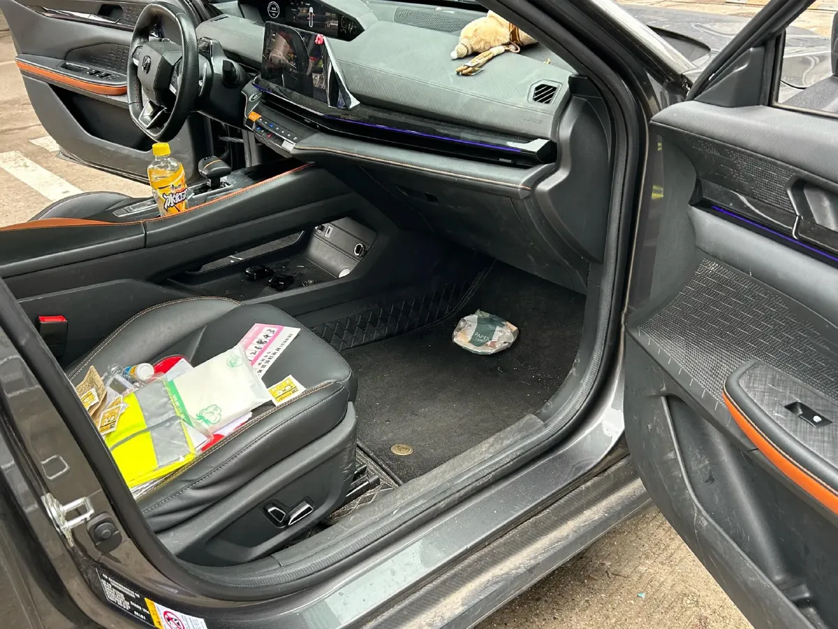 2022 ChangAn UNI-V 1.5T 188HP L4 7DCT,autocango,china used car exporter,china ev exporter,chinese used car exporter,chinese used ev exporter