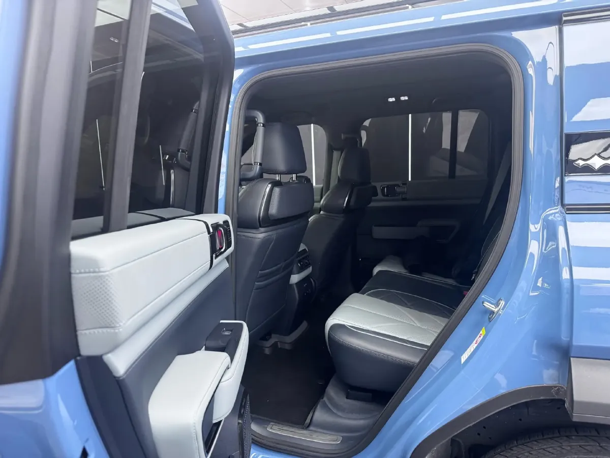 2023 FangChengBao Bao 5 1.5T 194HP L4 E-CVT PHEV 31.8KWH,autocango,china used car exporter,china ev exporter,chinese used car exporter,chinese used ev exporter