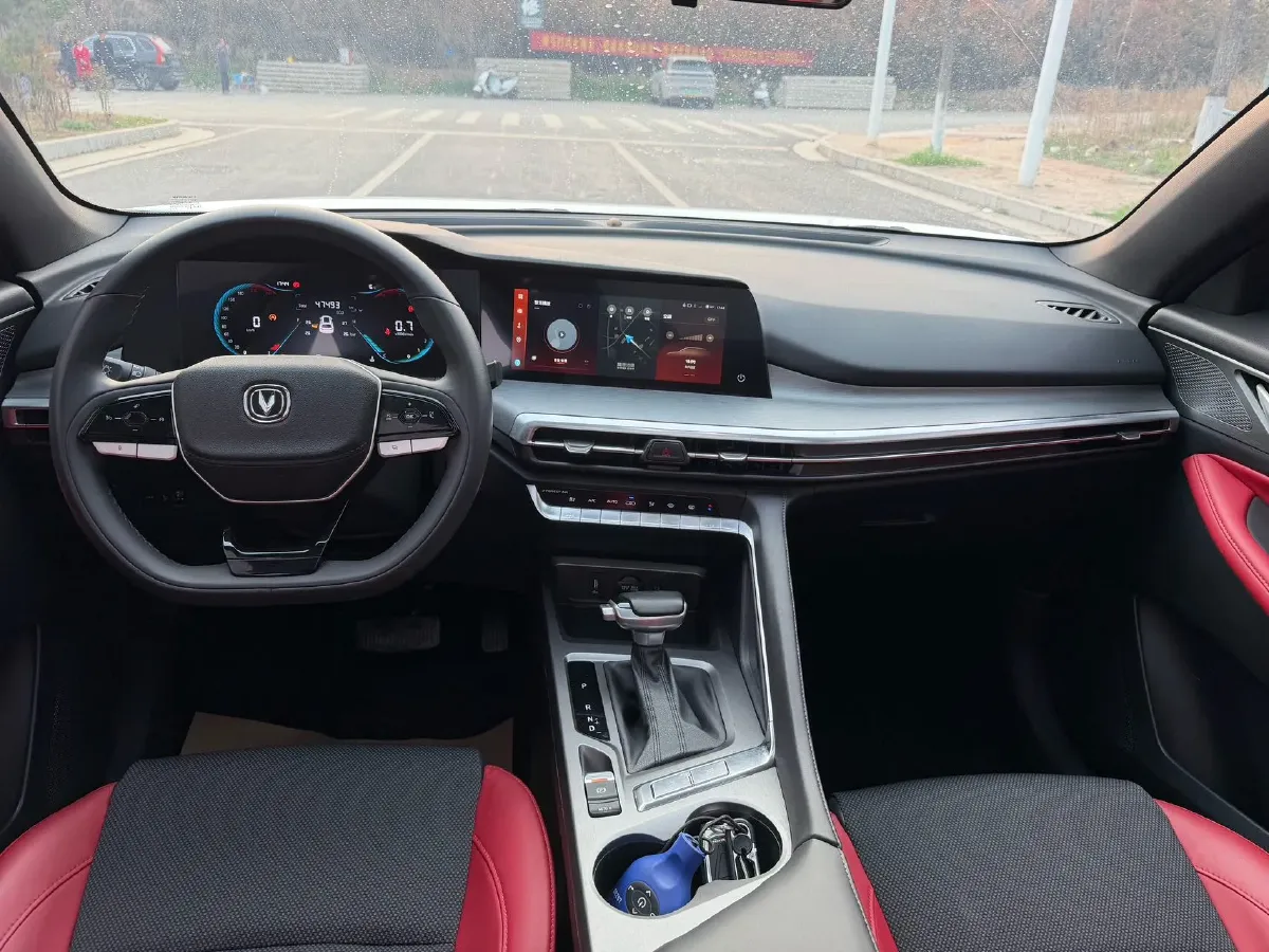 2022 ChangAn CS35 Plus 1.4T 160HP L4 7DCT,autocango,china used car exporter,china ev exporter,chinese used car exporter,chinese used ev exporter