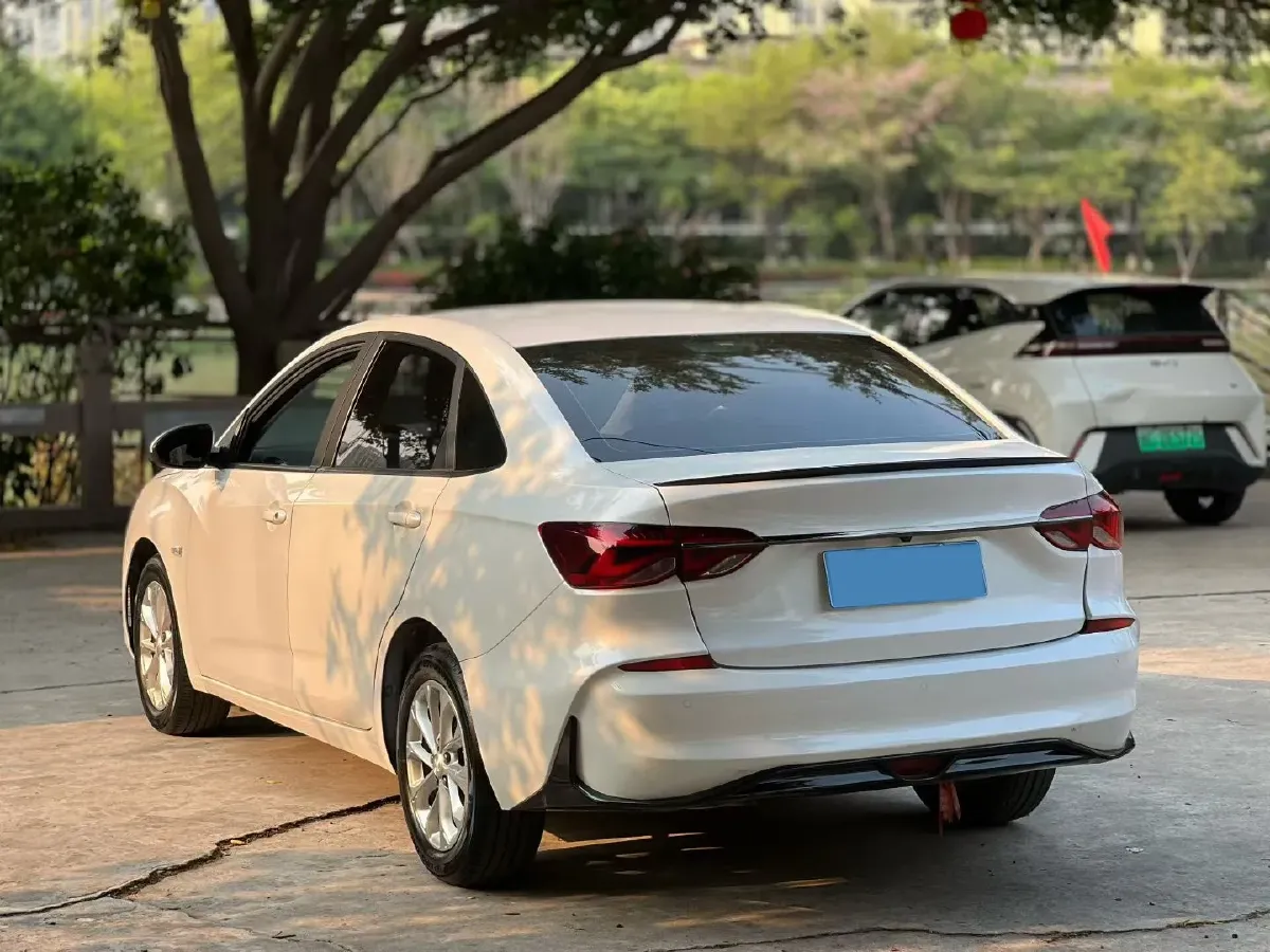 2023 Chevrolet Monza 1.5L 113HP L4 6DCT,autocango,china used car exporter,china ev exporter,chinese used car exporter,chinese used ev exporter