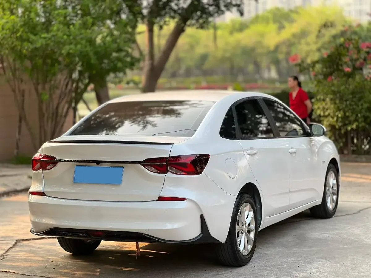 2023 Chevrolet Monza 1.5L 113HP L4 6DCT,autocango,china used car exporter,china ev exporter,chinese used car exporter,chinese used ev exporter