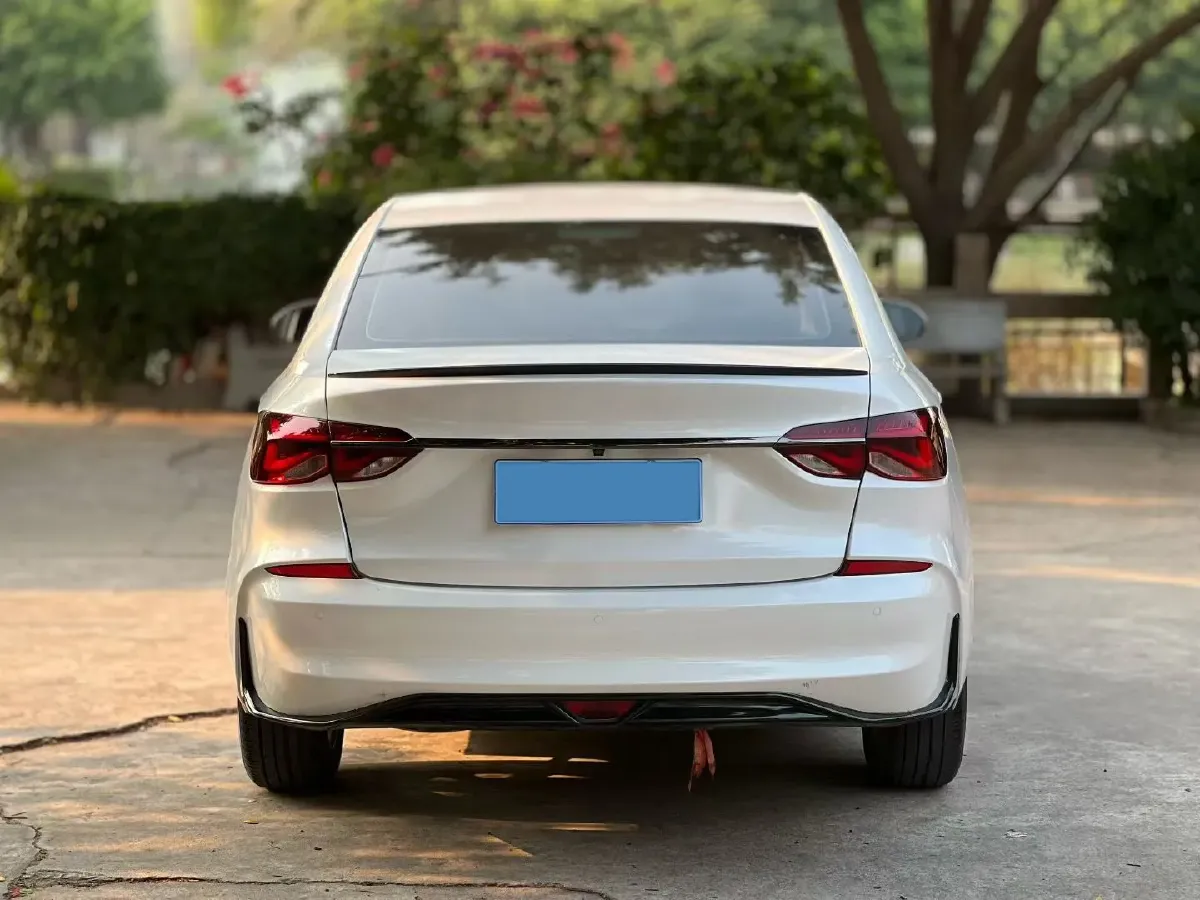 2023 Chevrolet Monza 1.5L 113HP L4 6DCT,autocango,china used car exporter,china ev exporter,chinese used car exporter,chinese used ev exporter