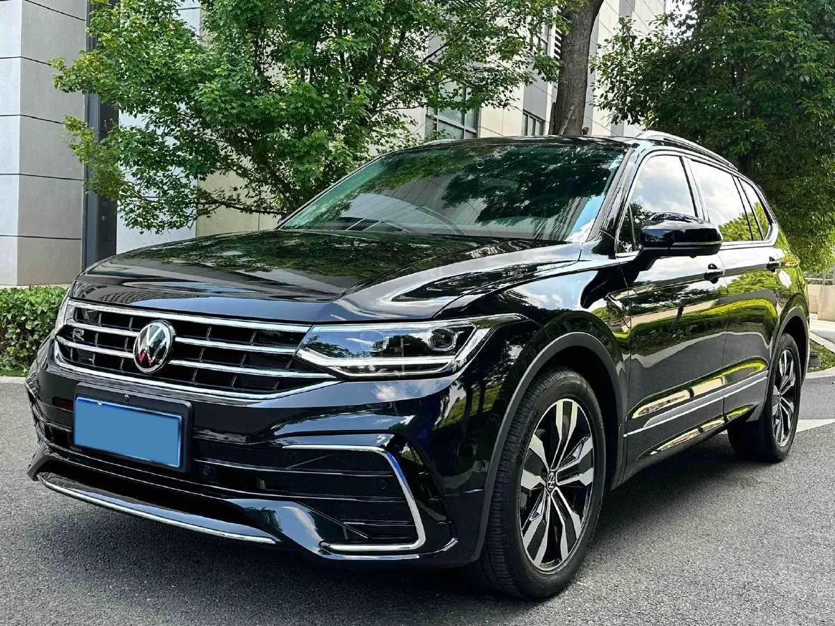 2025 Volkswagen Tiguan L 2.0T 186HP L4 7DCT,autocango,china used car exporter,china ev exporter,chinese used car exporter,chinese used ev exporter