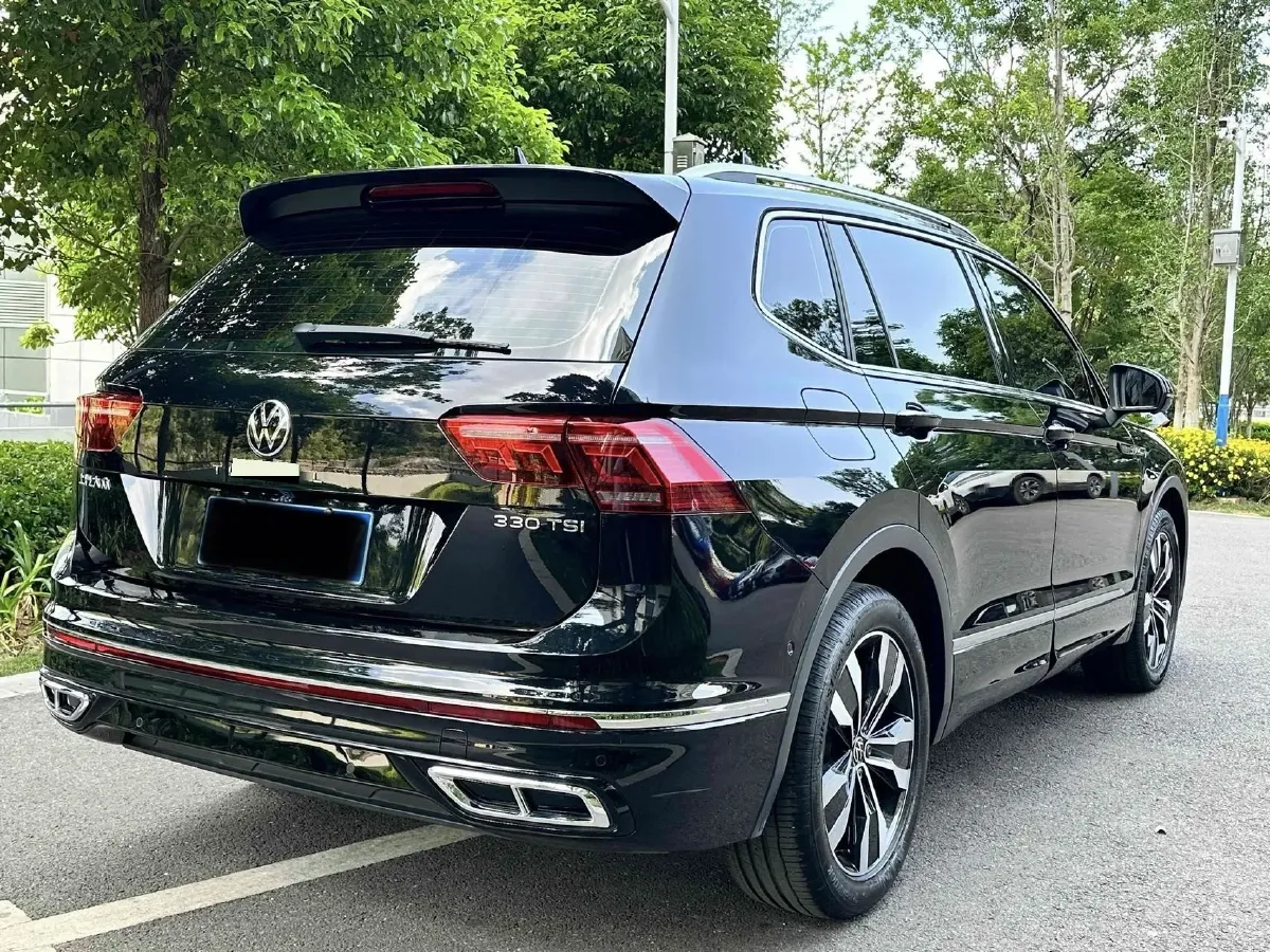2025 Volkswagen Tiguan L 2.0T 186HP L4 7DCT,autocango,china used car exporter,china ev exporter,chinese used car exporter,chinese used ev exporter