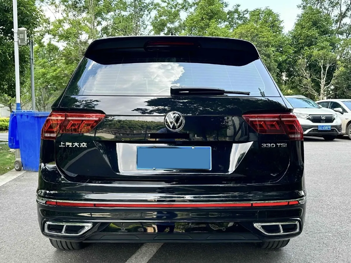 2025 Volkswagen Tiguan L 2.0T 186HP L4 7DCT,autocango,china used car exporter,china ev exporter,chinese used car exporter,chinese used ev exporter