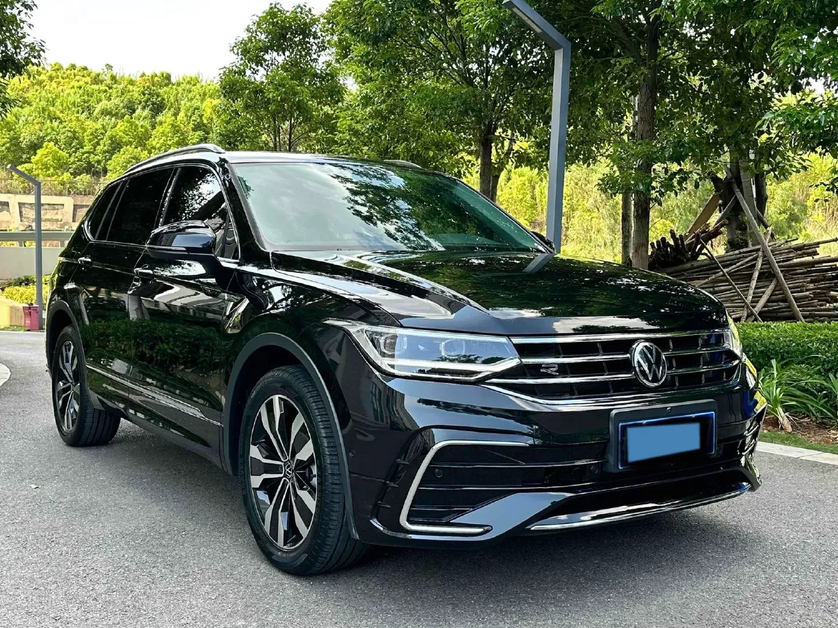 2025 Volkswagen Tiguan L 2.0T 186HP L4 7DCT,autocango,china used car exporter,china ev exporter,chinese used car exporter,chinese used ev exporter