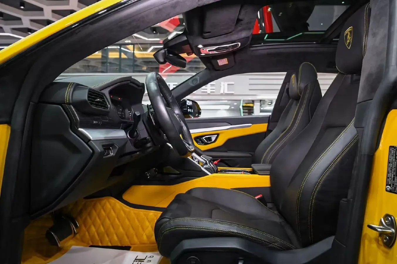 2018 Lamborghini Urus 4.0T 650HP V8 8AT,autocango,china used car exporter,china ev exporter,chinese used car exporter,chinese used ev exporter