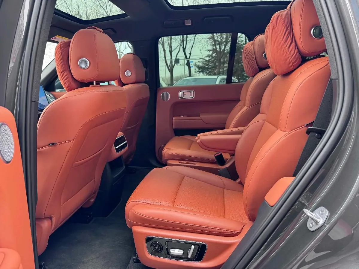 2023 Li L8 Range Extended 154HP REEV 40.9KWH,autocango,china used car exporter,china ev exporter,chinese used car exporter,chinese used ev exporter