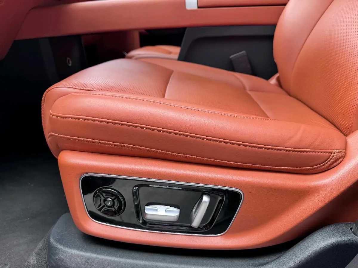 2023 Li L8 Range Extended 154HP REEV 40.9KWH,autocango,china used car exporter,china ev exporter,chinese used car exporter,chinese used ev exporter