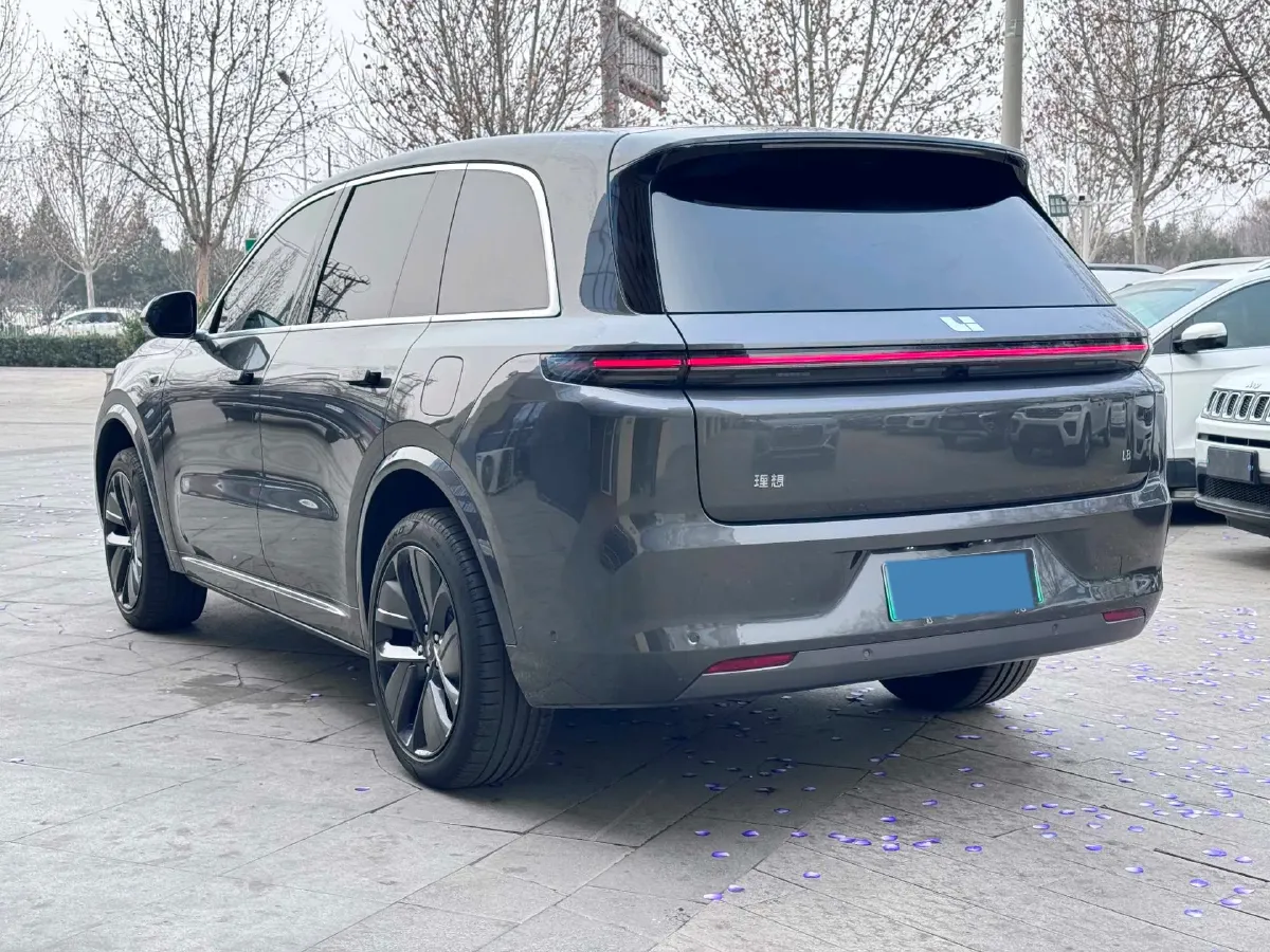 2023 Li L8 Range Extended 154HP REEV 40.9KWH,autocango,china used car exporter,china ev exporter,chinese used car exporter,chinese used ev exporter