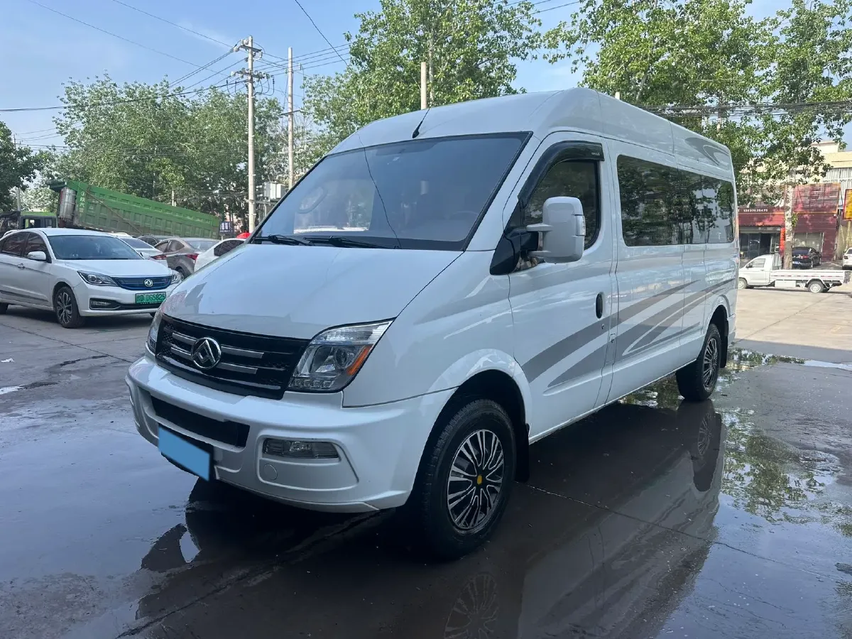 2023 MAXUS XinTu V80 2.0T 139HP L4 6MT,autocango,china used car exporter,china ev exporter,chinese used car exporter,chinese used ev exporter