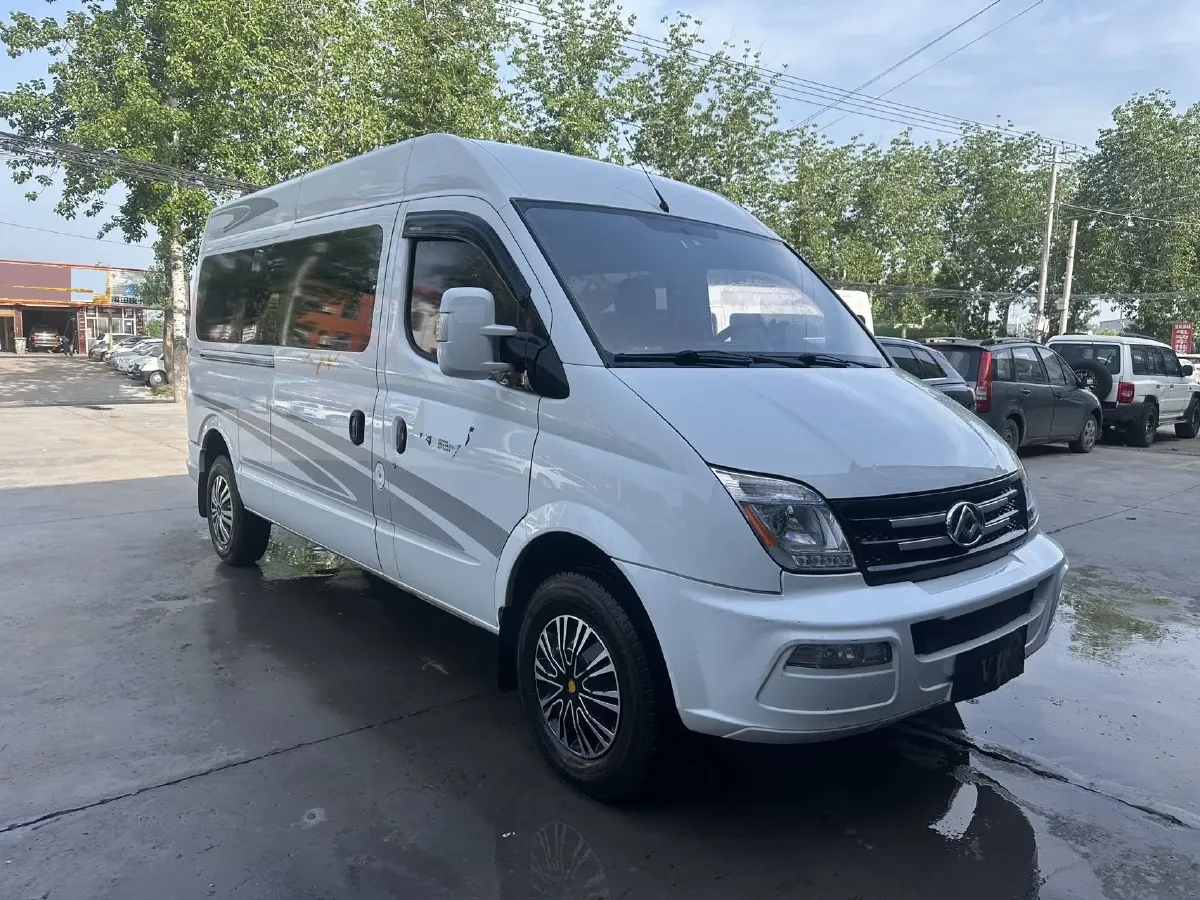 2023 MAXUS XinTu V80 2.0T 139HP L4 6MT,autocango,china used car exporter,china ev exporter,chinese used car exporter,chinese used ev exporter