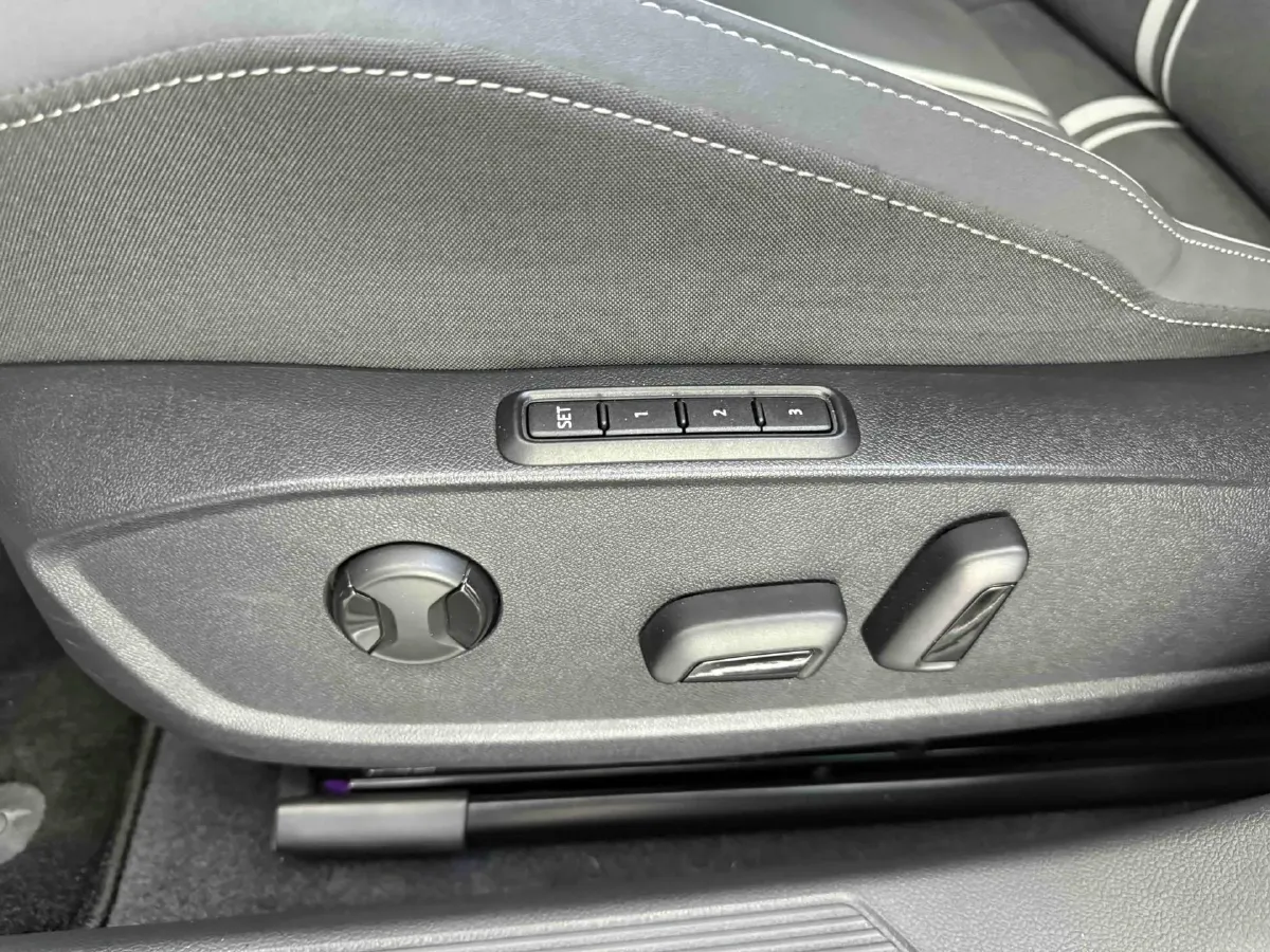 2021 Volkswagen Golf 1.4T 150HP L4 7DCT,autocango,china used car exporter,china ev exporter,chinese used car exporter,chinese used ev exporter