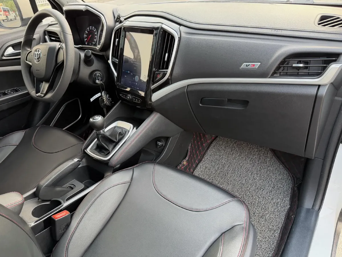 2020 Brilliance Auto V3 1.6L 118HP L4 5MT,autocango,china used car exporter,china ev exporter,chinese used car exporter,chinese used ev exporter