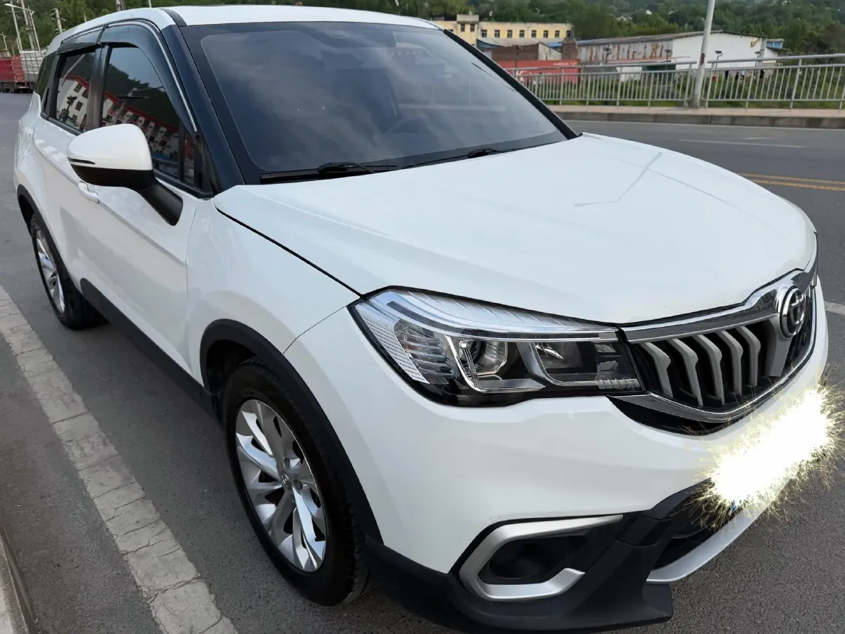2020 Brilliance Auto V3 1.6L 118HP L4 5MT,autocango,china used car exporter,china ev exporter,chinese used car exporter,chinese used ev exporter