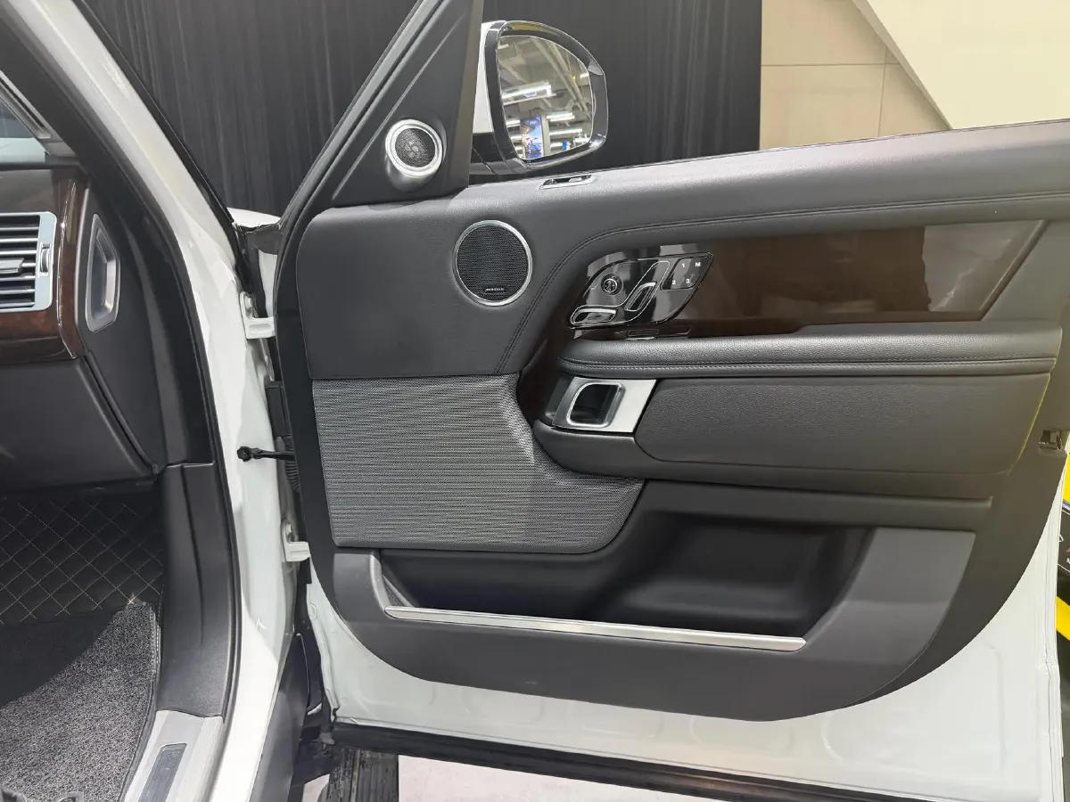 2021 Land Rover Range Rover 3.0T 360HP L6 8AT,autocango,china used car exporter,china ev exporter,chinese used car exporter,chinese used ev exporter