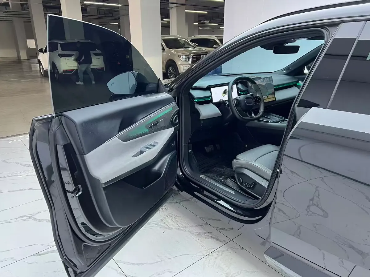 2025 LYNK&CO 08 EM-P 1.5T 163HP L4 3DHT PHEV 21.2KWH,autocango,china used car exporter,china ev exporter,chinese used car exporter,chinese used ev exporter