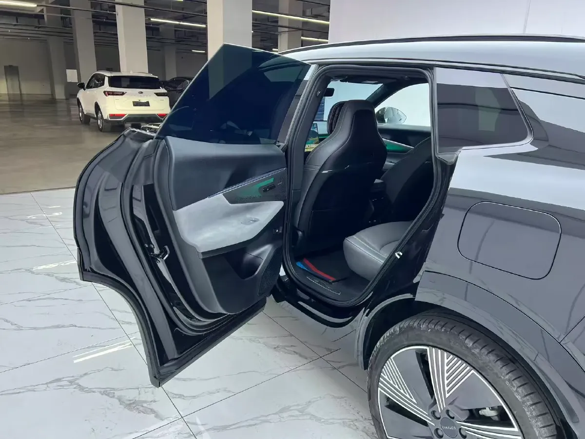 2025 LYNK&CO 08 EM-P 1.5T 163HP L4 3DHT PHEV 21.2KWH,autocango,china used car exporter,china ev exporter,chinese used car exporter,chinese used ev exporter