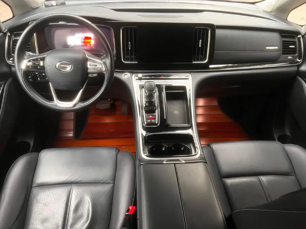 2021 GAC Trumpchi M8 2.0T 252HP L4 8AT,autocango,china used car exporter,china ev exporter,chinese used car exporter,chinese used ev exporter