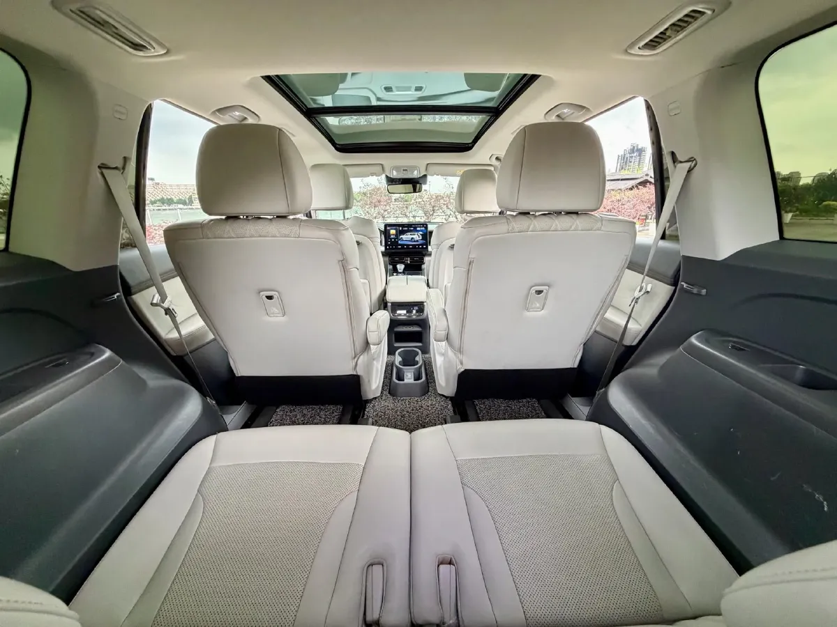 2022 GAC Trumpchi GS8 2.0T 190HP L4 E-CVT Hybrid,autocango,china used car exporter,china ev exporter,chinese used car exporter,chinese used ev exporter