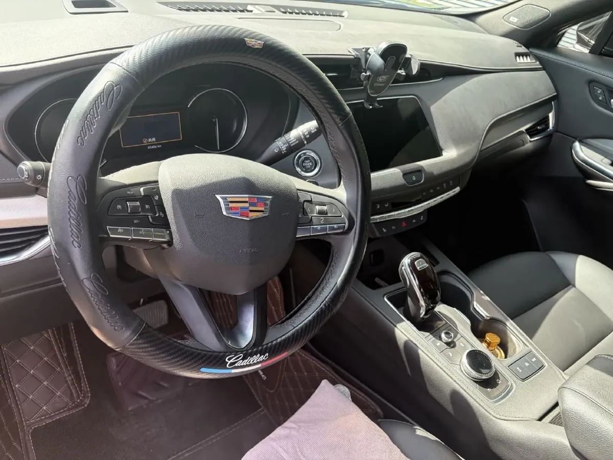 2022 Cadillac XT4 2.0T 237HP L4 9AT,autocango,china used car exporter,china ev exporter,chinese used car exporter,chinese used ev exporter