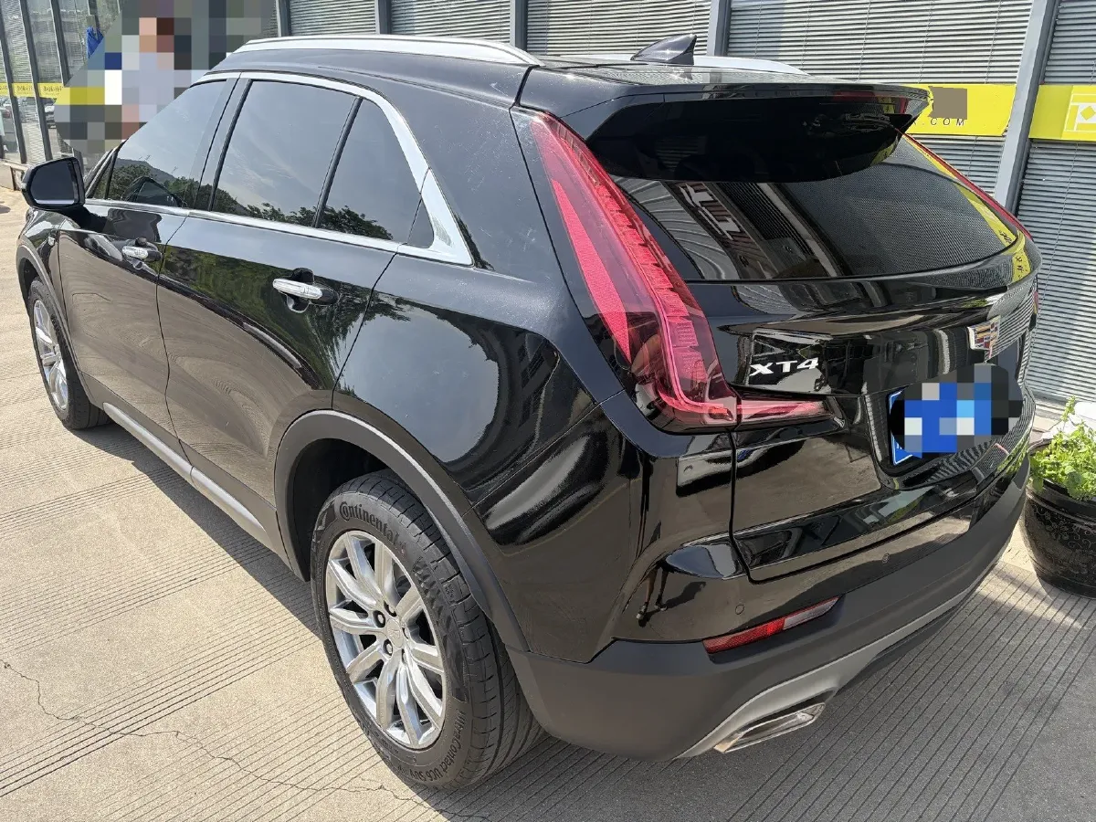 2022 Cadillac XT4 2.0T 237HP L4 9AT,autocango,china used car exporter,china ev exporter,chinese used car exporter,chinese used ev exporter