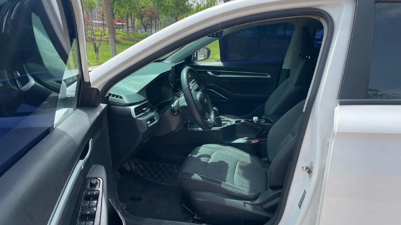 2023 Geely Emgrand 1.5L 127HP L4 5MT,autocango,china used car exporter,china ev exporter,chinese used car exporter,chinese used ev exporter