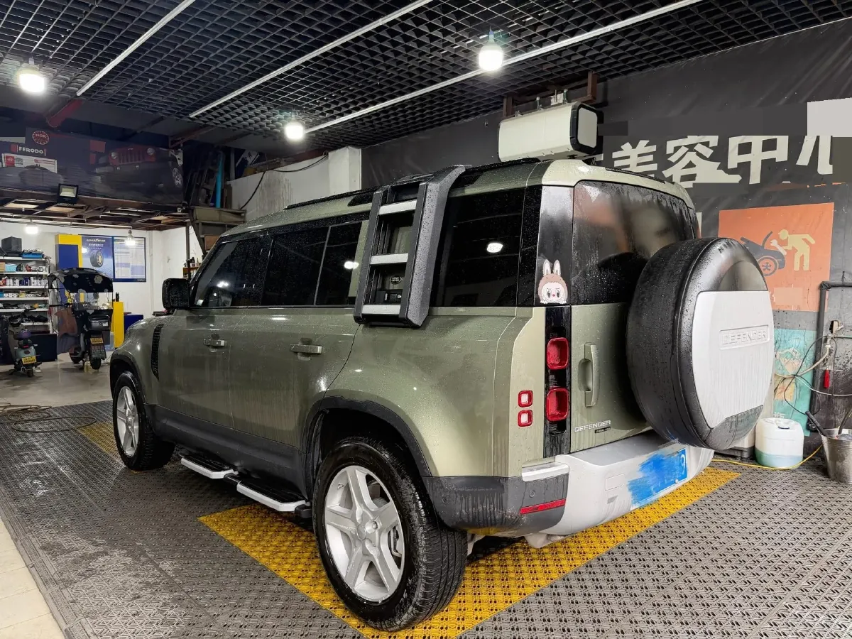 2020 Land Rover Defender 3.0T 400HP L6 8AT,autocango,china used car exporter,china ev exporter,chinese used car exporter,chinese used ev exporter