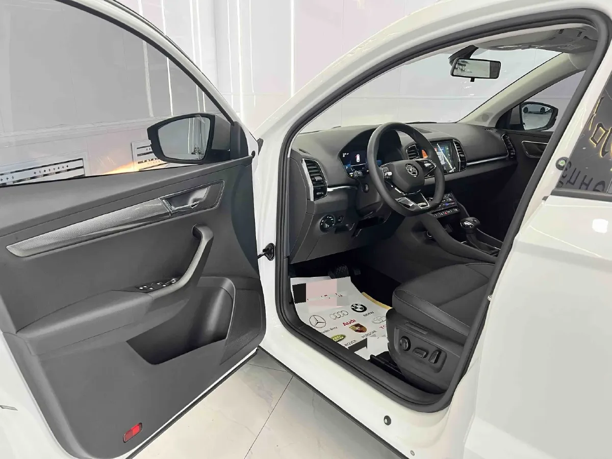 2022 Skoda Karoq 1.4T 150HP L4 7DCT,autocango,china used car exporter,china ev exporter,chinese used car exporter,chinese used ev exporter