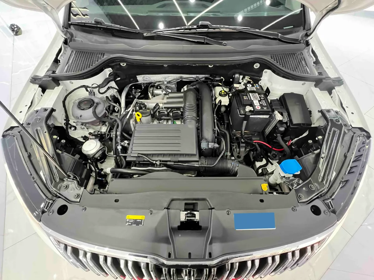 2022 Skoda Karoq 1.4T 150HP L4 7DCT,autocango,china used car exporter,china ev exporter,chinese used car exporter,chinese used ev exporter