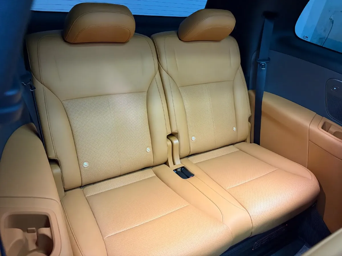 2025 Li i8 BEV,autocango,china used car exporter,china ev exporter,chinese used car exporter,chinese used ev exporter