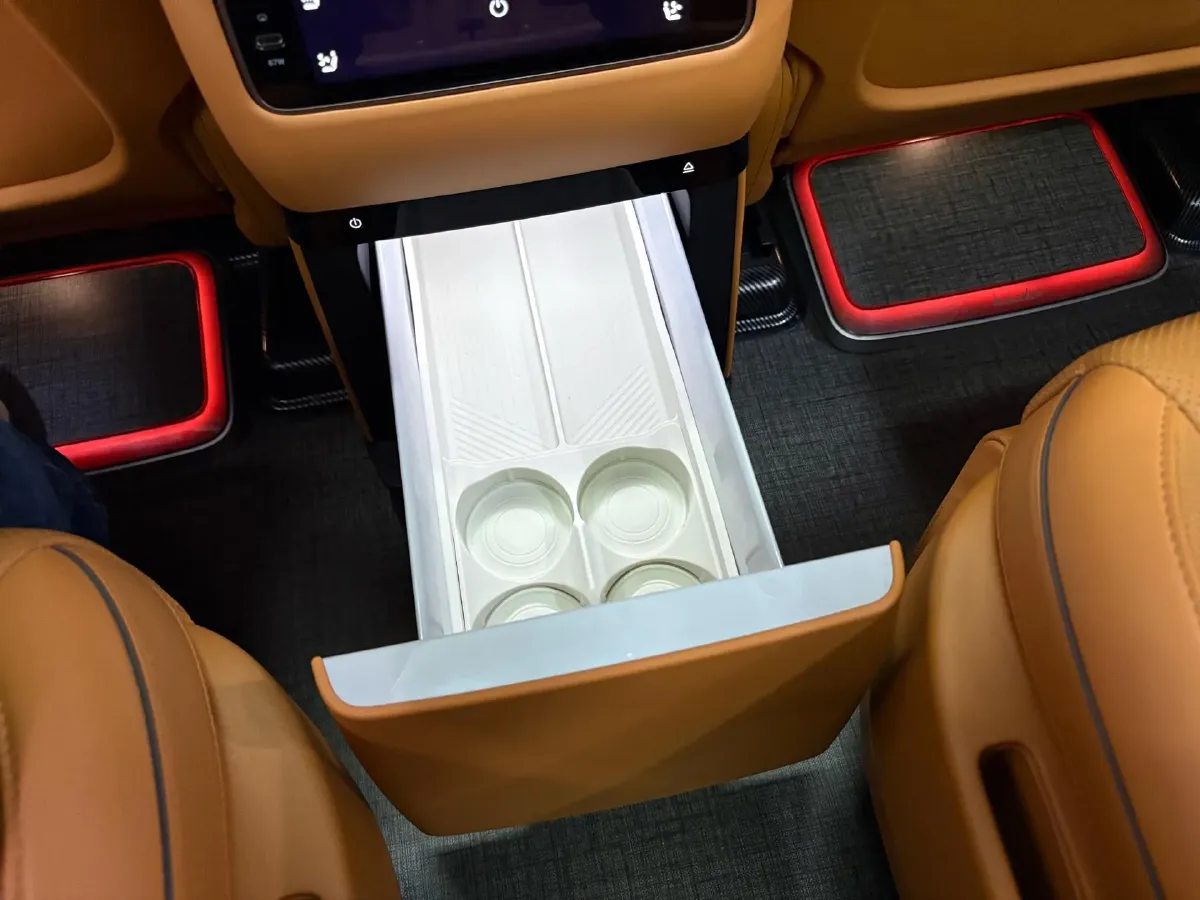 2025 Li i8 BEV,autocango,china used car exporter,china ev exporter,chinese used car exporter,chinese used ev exporter