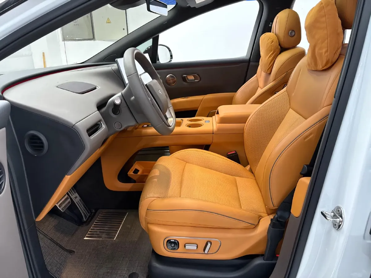 2025 Li i8 BEV,autocango,china used car exporter,china ev exporter,chinese used car exporter,chinese used ev exporter