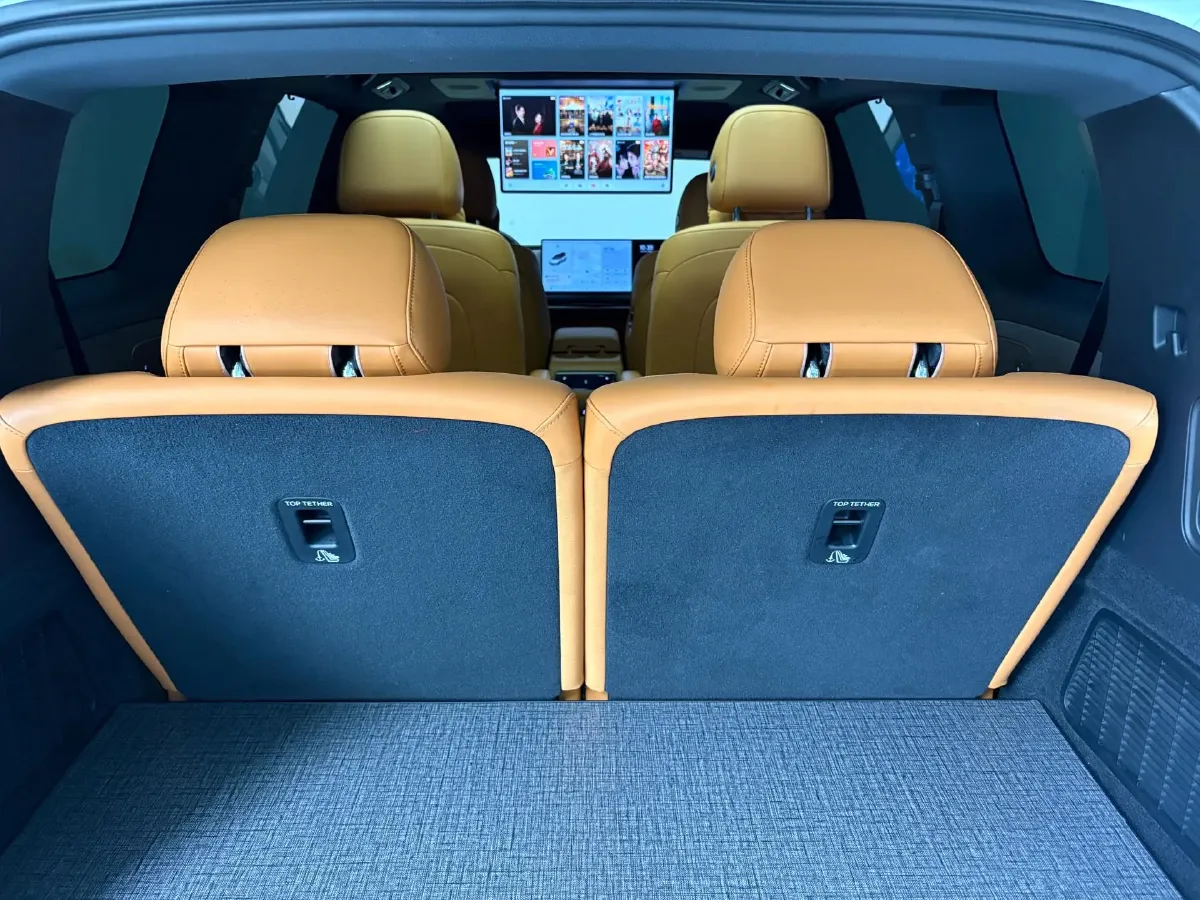 2025 Li i8 BEV,autocango,china used car exporter,china ev exporter,chinese used car exporter,chinese used ev exporter