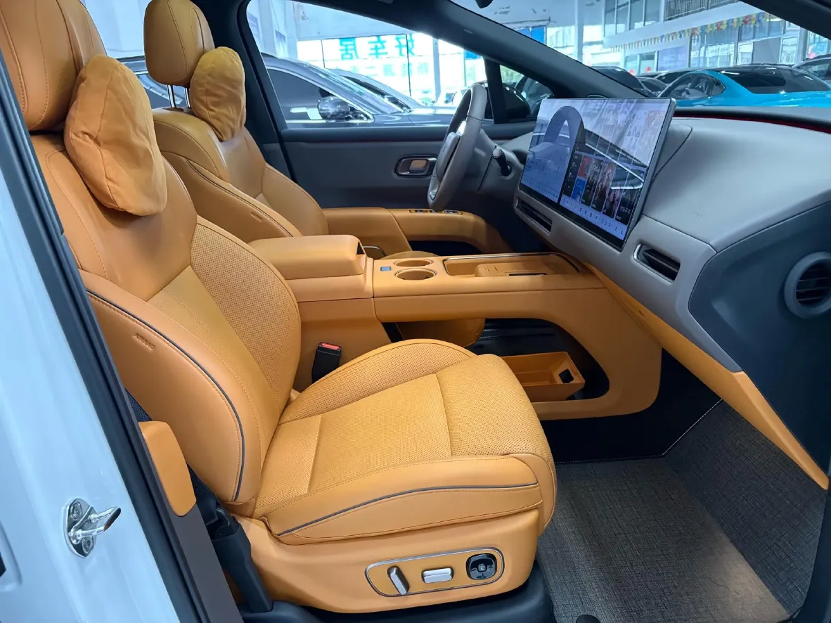 2025 Li i8 BEV,autocango,china used car exporter,china ev exporter,chinese used car exporter,chinese used ev exporter