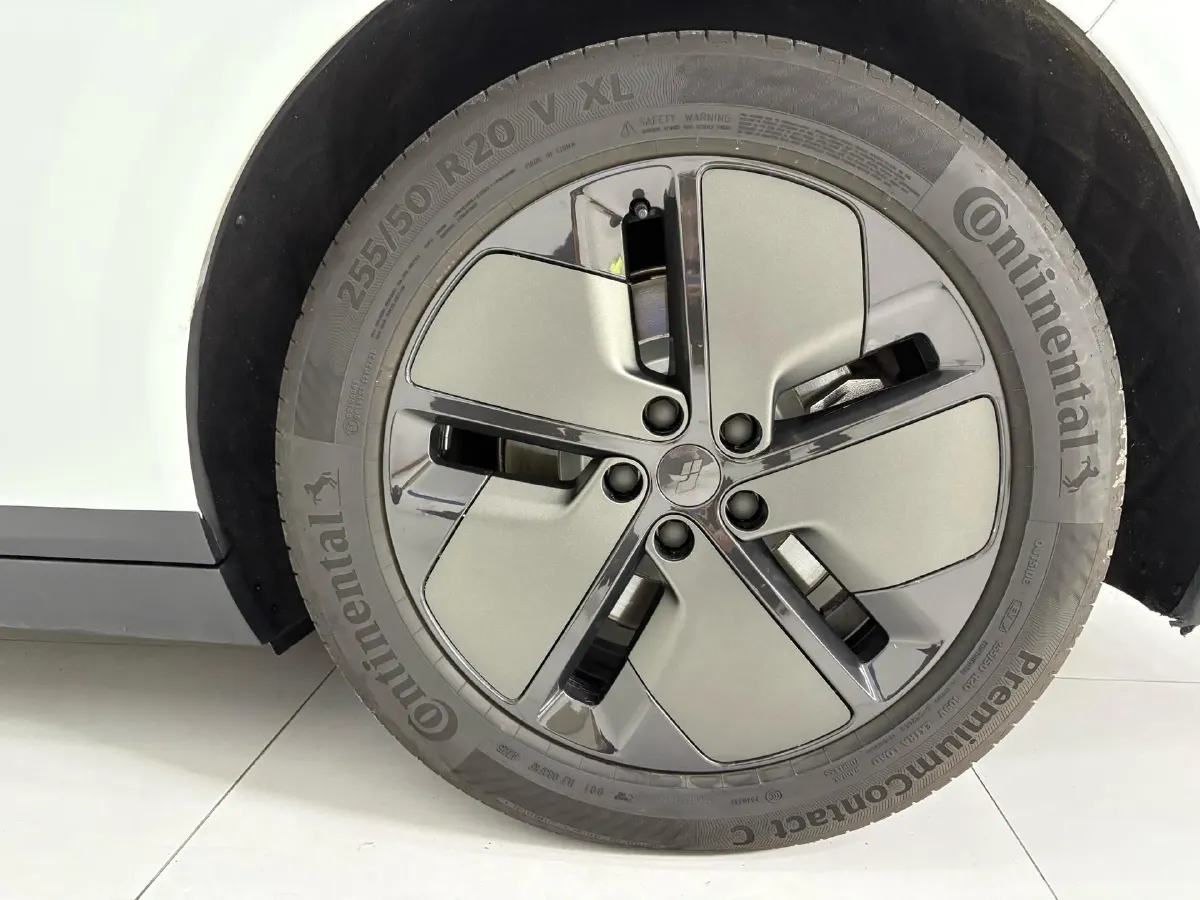 2025 Li i8 BEV,autocango,china used car exporter,china ev exporter,chinese used car exporter,chinese used ev exporter