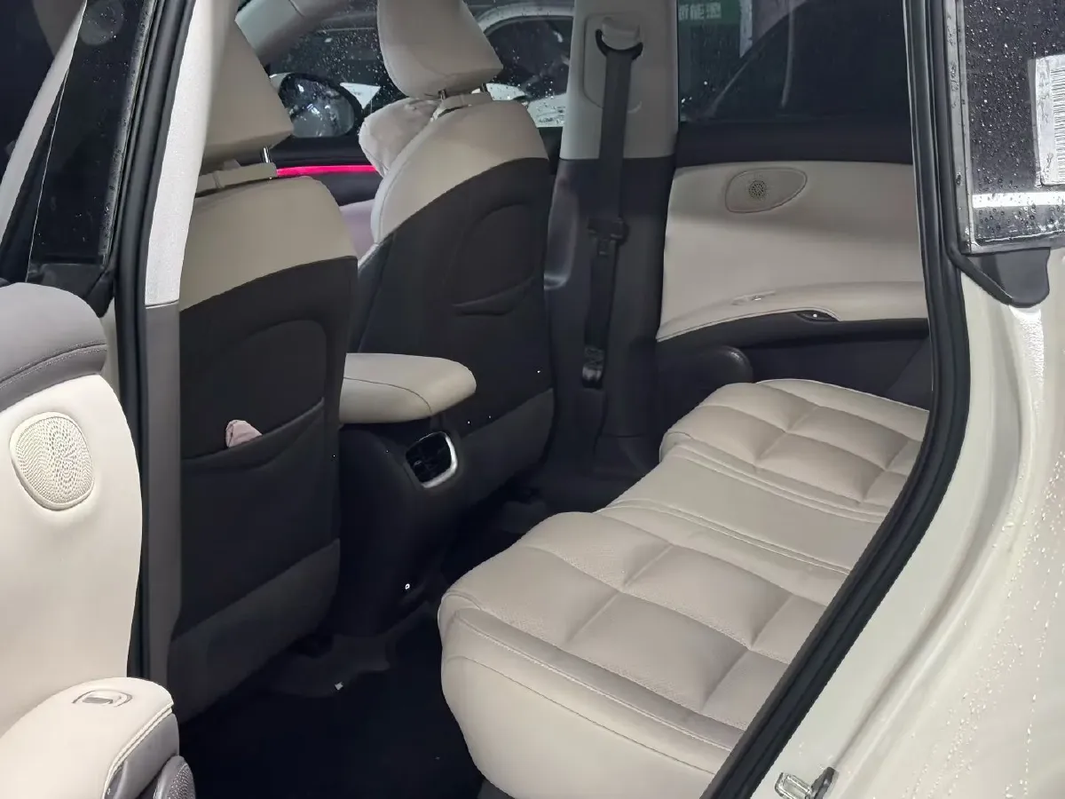 2023 IM LS6 BEV 100KWH,autocango,china used car exporter,china ev exporter,chinese used car exporter,chinese used ev exporter