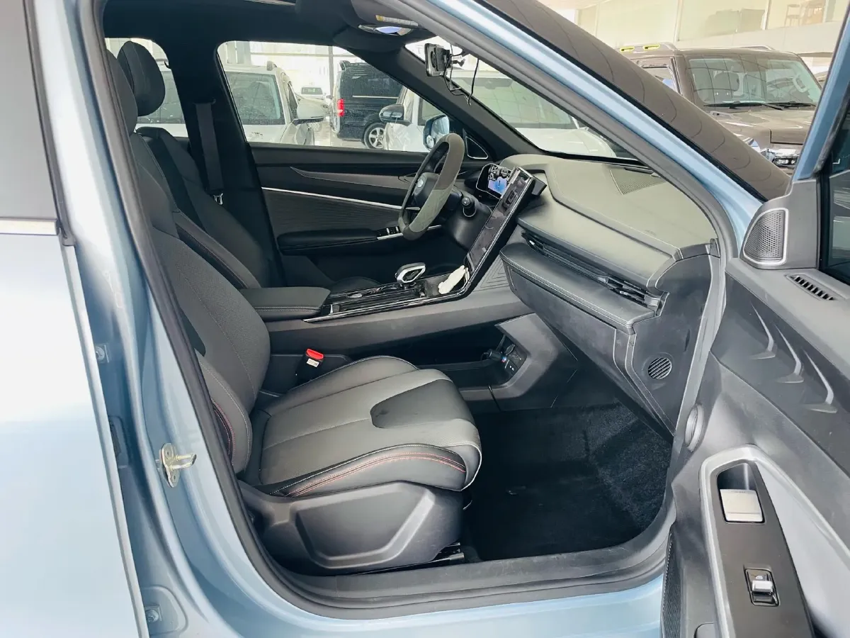 2023 Geely Azkarra 1.5T 181HP L4 7DCT,autocango,china used car exporter,china ev exporter,chinese used car exporter,chinese used ev exporter