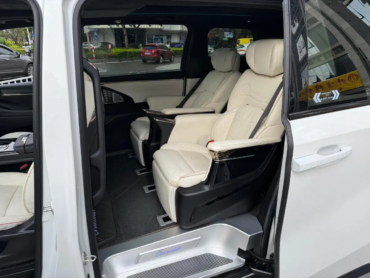 2023 GAC Trumpchi M8 2.0T 190HP L4 E-CVT Hybrid,autocango,china used car exporter,china ev exporter,chinese used car exporter,chinese used ev exporter