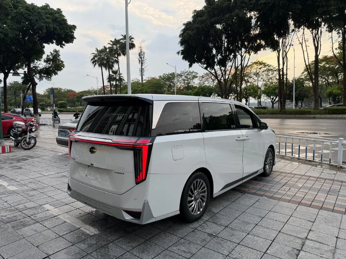 2023 GAC Trumpchi M8 2.0T 190HP L4 E-CVT Hybrid,autocango,china used car exporter,china ev exporter,chinese used car exporter,chinese used ev exporter