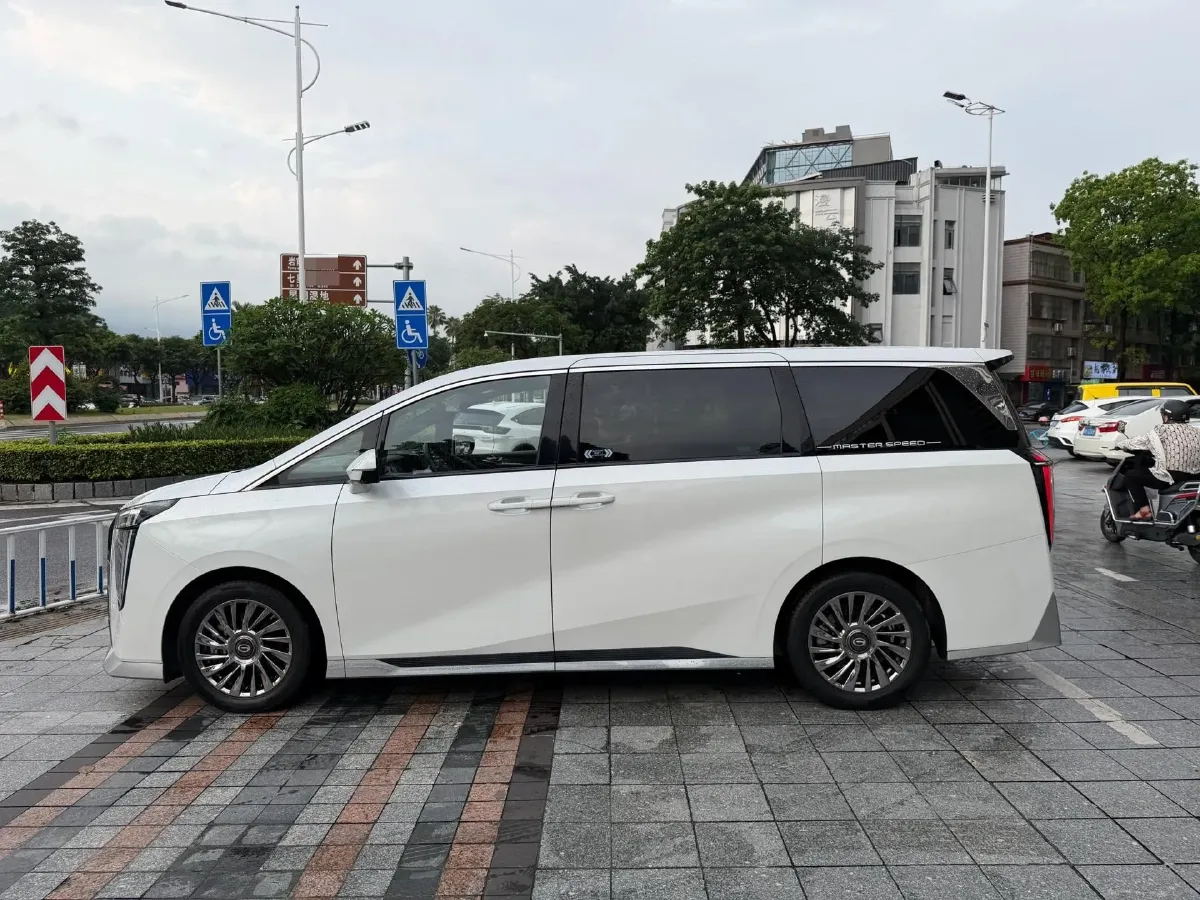 2023 GAC Trumpchi M8 2.0T 190HP L4 E-CVT Hybrid,autocango,china used car exporter,china ev exporter,chinese used car exporter,chinese used ev exporter