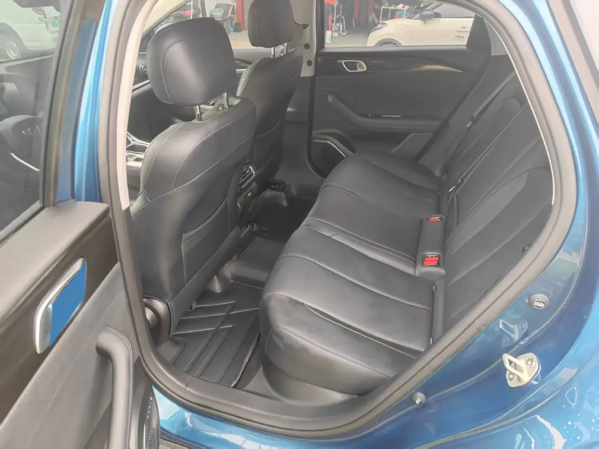 2025 Geely Emgrand 1.5L 127HP L4 CVT,autocango,china used car exporter,china ev exporter,chinese used car exporter,chinese used ev exporter