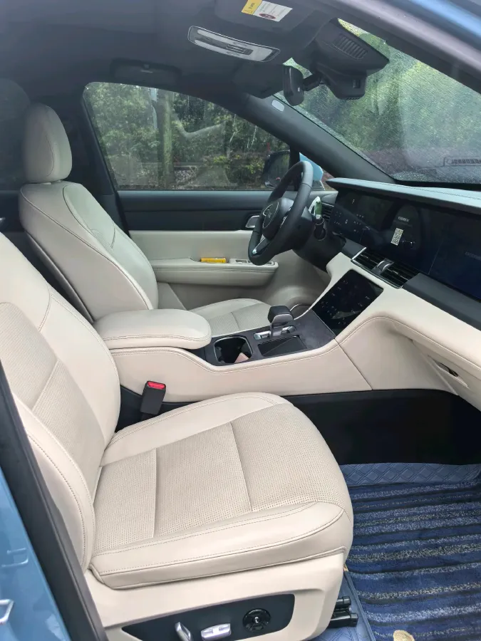 2021 Li ONE Range Extended 131HP REEV 40.5KWH,autocango,china used car exporter,china ev exporter,chinese used car exporter,chinese used ev exporter