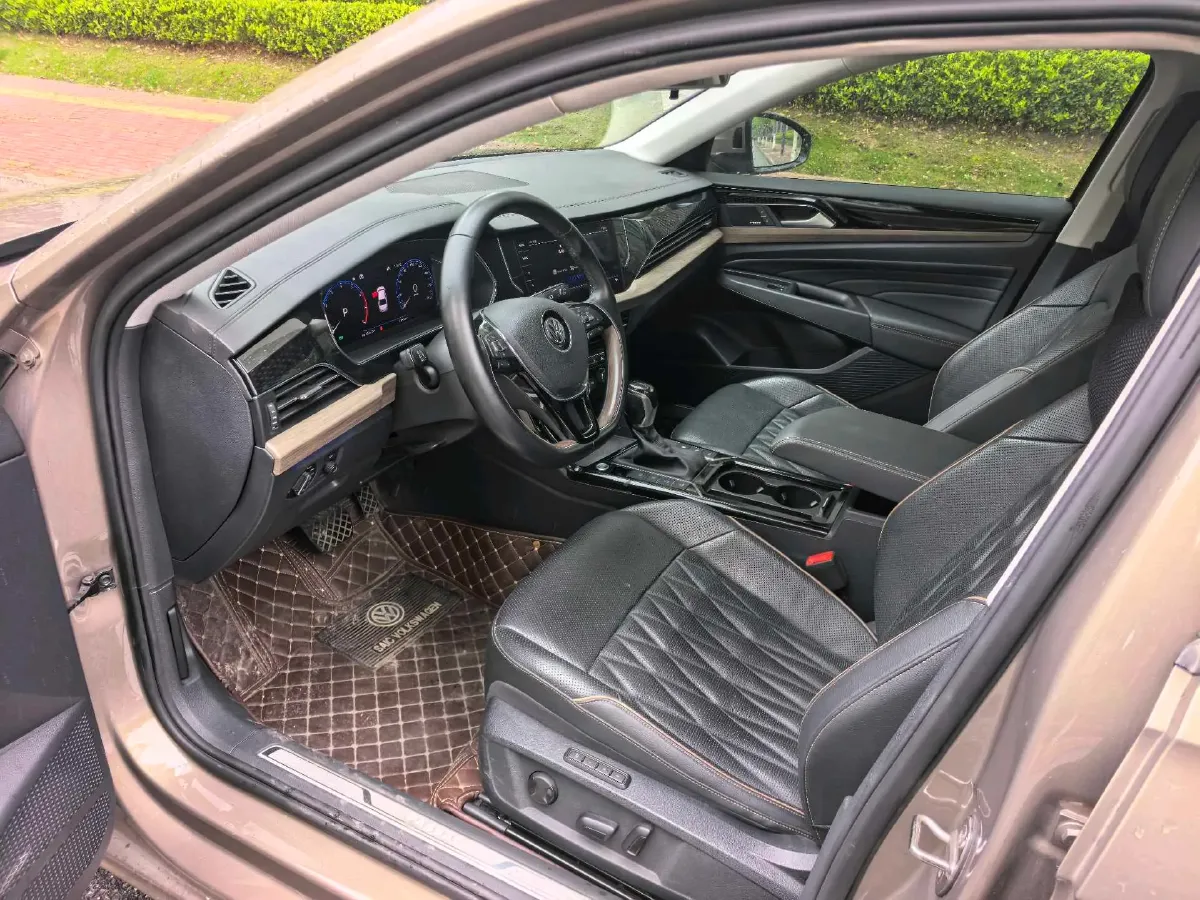 2019 Volvo V40 1.5T 152HP L4 6AT,autocango,china used car exporter,china ev exporter,chinese used car exporter,chinese used ev exporter