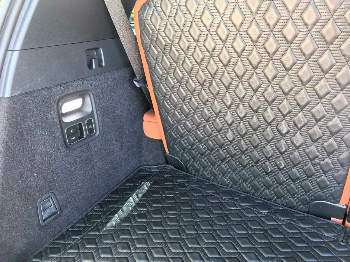 2024 Li L9 Range Extended 154HP REEV 52.3KWH,autocango,china used car exporter,china ev exporter,chinese used car exporter,chinese used ev exporter