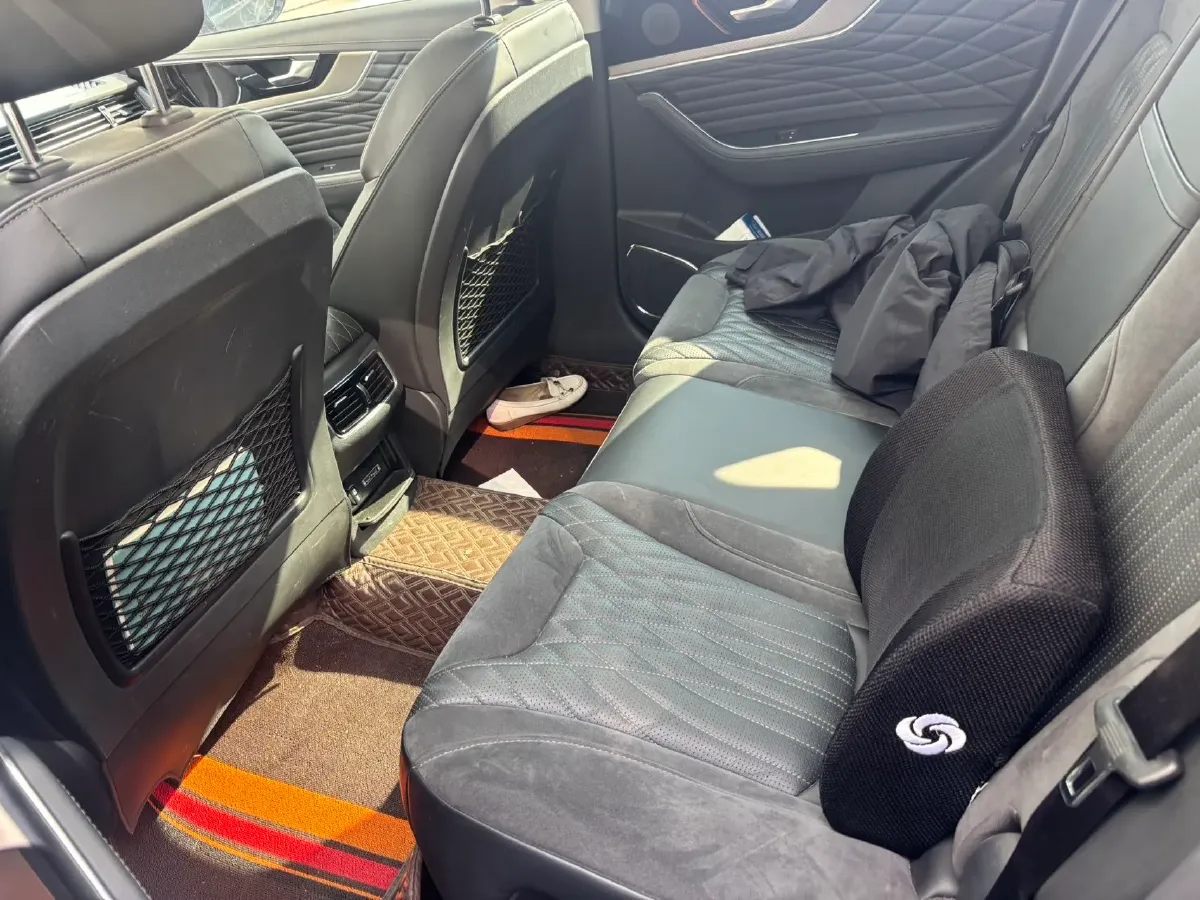 2022 HongQi HS5 2.0T 224HP L4 6AT,autocango,china used car exporter,china ev exporter,chinese used car exporter,chinese used ev exporter