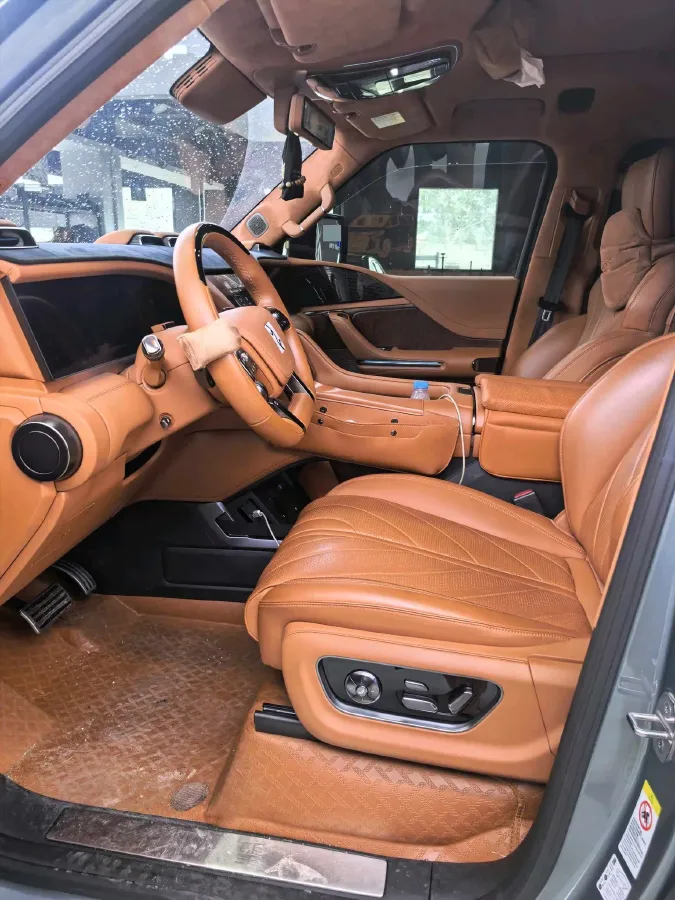 2023 YangWang U8 2.0T 272HP L4 REEV 49.05KWH,autocango,china used car exporter,china ev exporter,chinese used car exporter,chinese used ev exporter